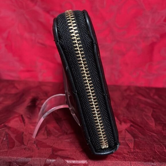 Kelly & Katie Black Quilted Zippered Wallet - Picture 4 of 16